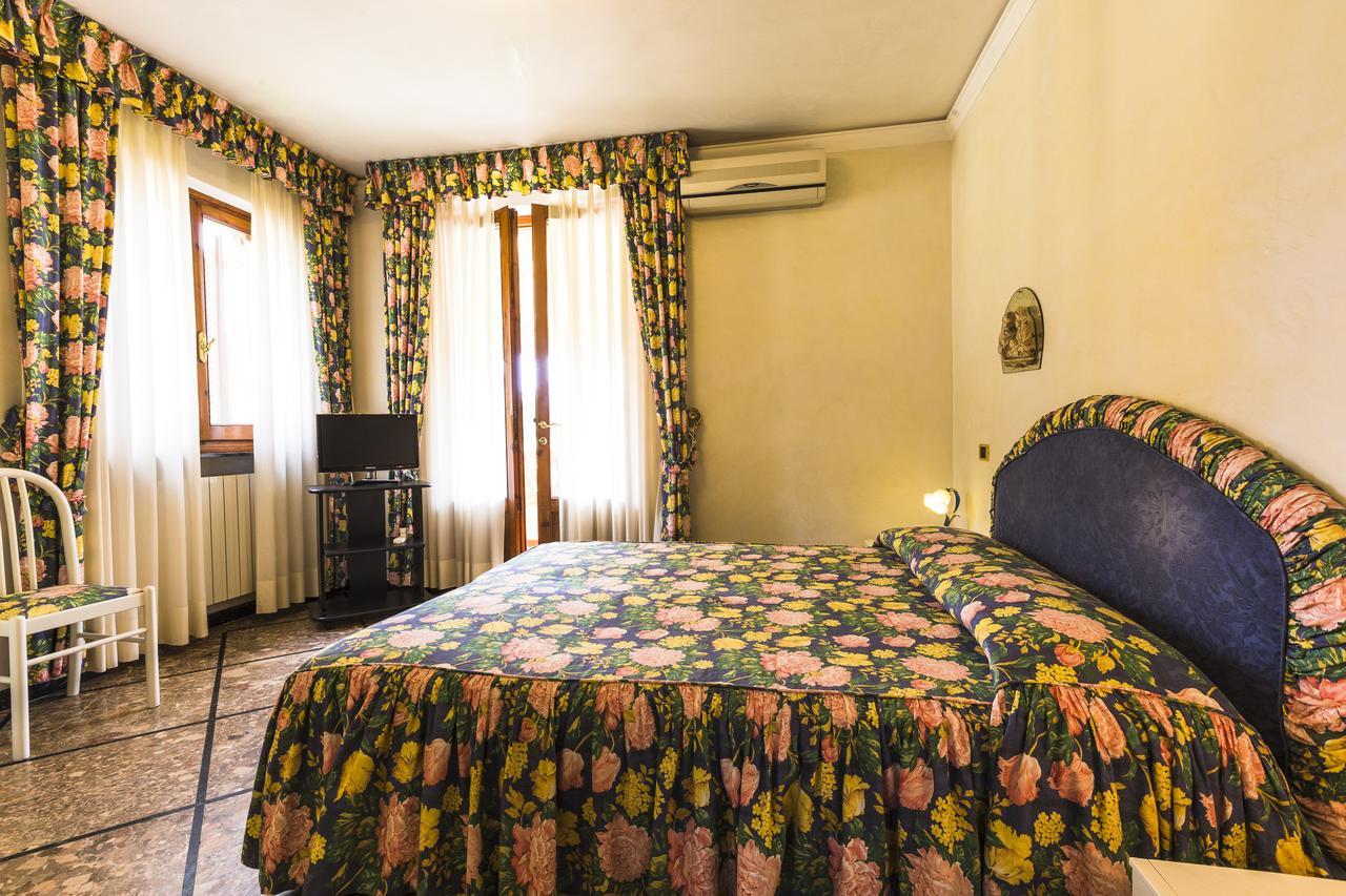 Hotel Sonia Forte dei Marmi Dış mekan fotoğraf